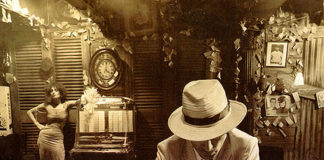 Оформление альбома In Through The Out Door
