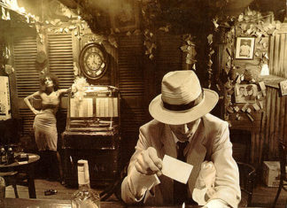 Оформление альбома In Through The Out Door