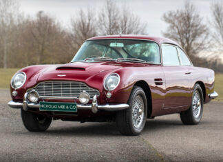 ФОТО: Aston Martin DB5, ранее принадлежащий Robert Plant, выставлен на продажу
