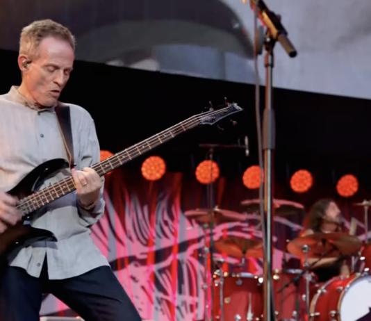 Редкая песня John Paul Jones появится на стриминговых сервисах впервые