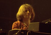 Вот ранее не публиковавшиеся фотографии Led Zeppelin, выступающих в Нью-Йорке в 1973 году