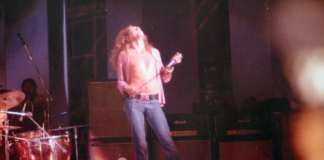 Вот ранее не публиковавшиеся фотографии Led Zeppelin, выступающих в Чикаго в 1973 году