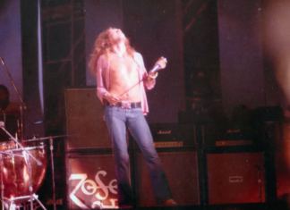 Вот ранее не публиковавшиеся фотографии Led Zeppelin, выступающих в Чикаго в 1973 году