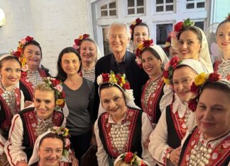 Джимми Пейдж посетил концерт болгарского хора в Лондоне