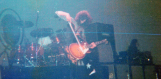 Вот ранее не публиковавшиеся фотографии Led Zeppelin, выступающих в Питтсбурге в 1975 году