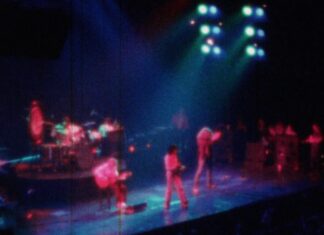 В сети опубликованы обновленные кадры выступления Led Zeppelin в Кливленде в 1977 году